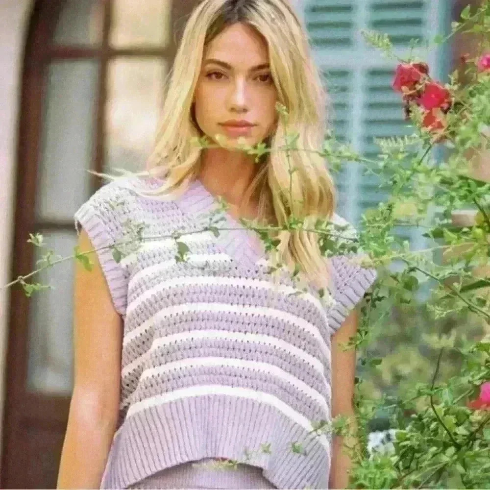 NEW Daze Dayz Eva Knit Vest Purple White Short Sleeve Size S